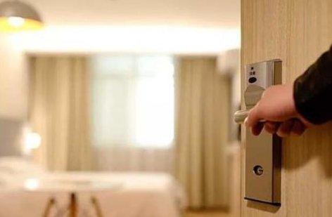 男子竟性侵女友亲妹妹，被判刑后竟还狡辩上诉，他还有理了吗？