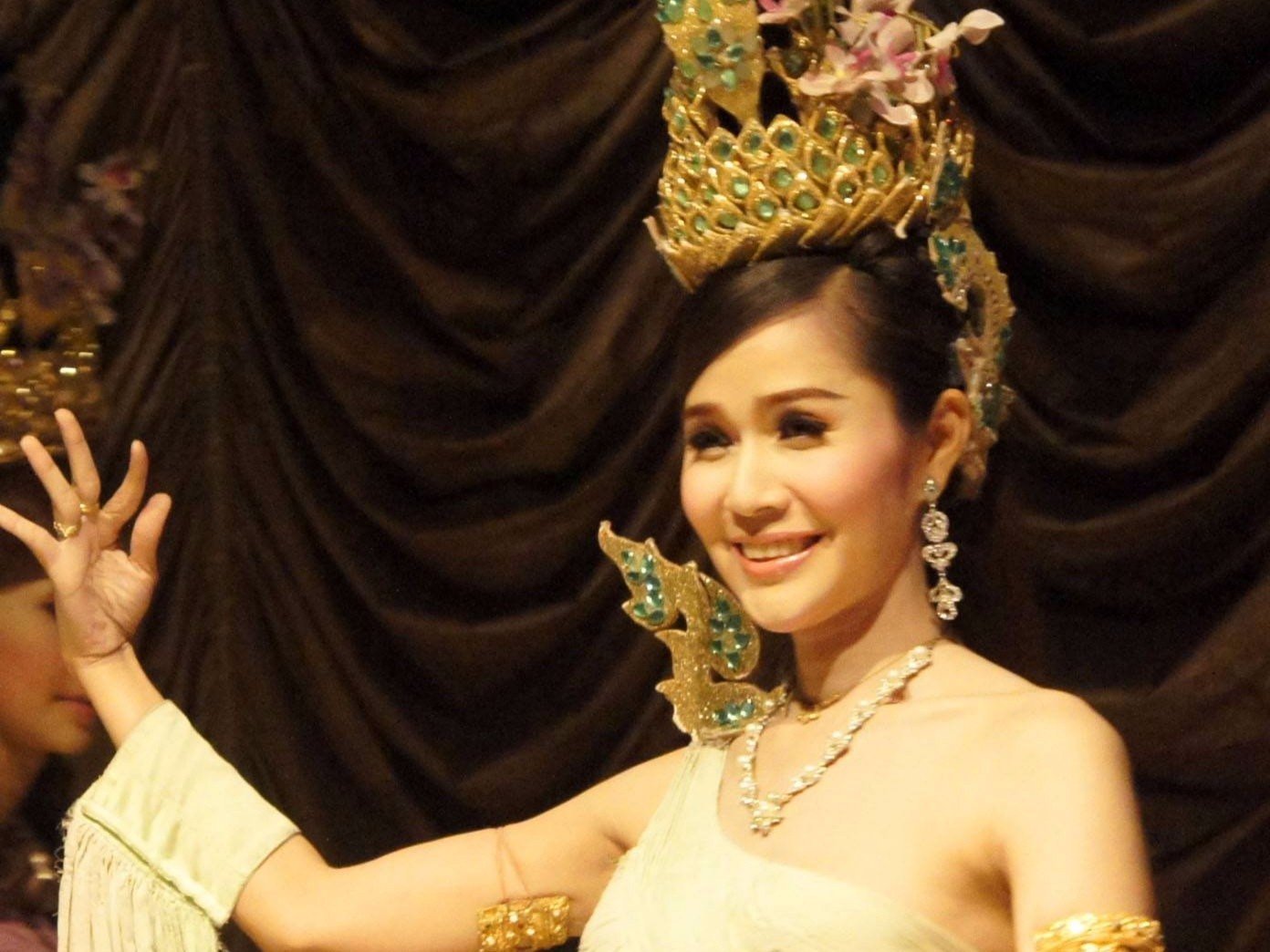 泰国人妖小姐选美，为什么很多人都说他们比真正的女人还漂亮？