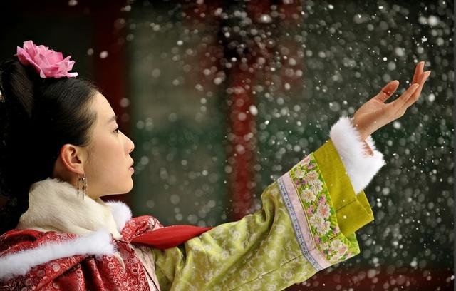 步步惊心：若曦劝八爷放弃皇位却不劝四爷，这般心机谁懂呢？