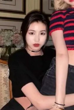 李嫣罕见露面，与汪峰女儿现身名媛派对，星二代的生活有多奢靡？