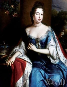 胡安妮的人物简介