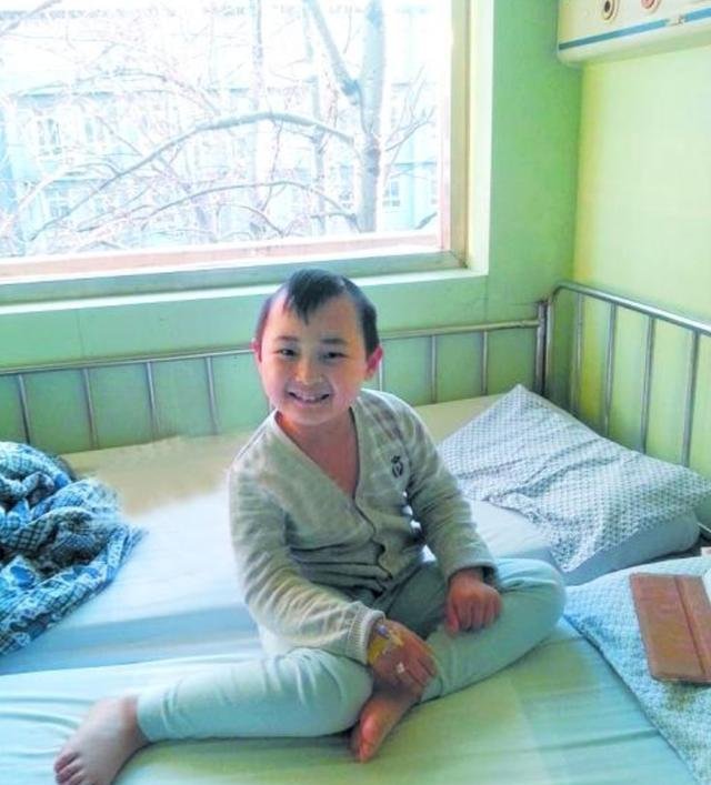 当初红遍大半中国的“年画娃娃”，已离开8年，唯一妹妹近况如何？