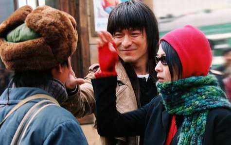 《天下无贼》里黎叔的二当家为什么要和范伟去打劫？