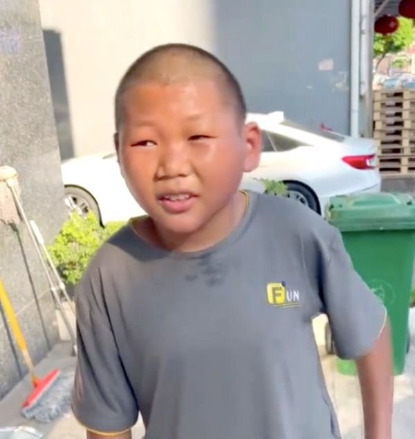 广东一27岁“娃娃脸”小伙想进厂打工却一直无果，长相会影响到工作吗？