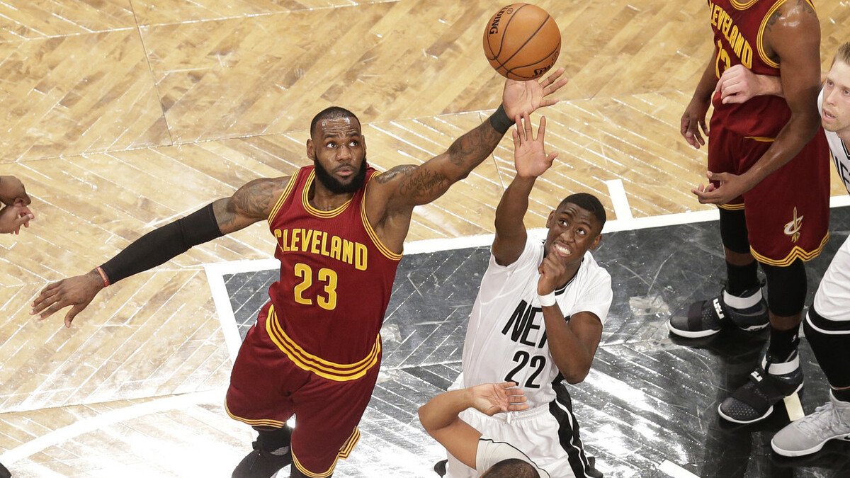 转身就走，为何詹姆斯拒绝和欧文握手？