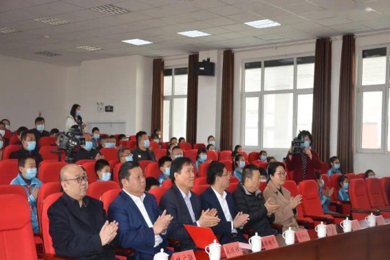 胶州市教育局电话