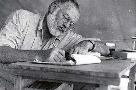 海明威的小说The killers的主题是什么，200左右，英文的~谢谢~