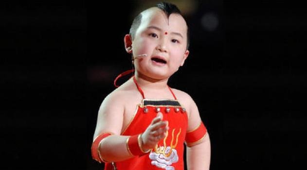 当初红遍大半中国的“年画娃娃”，已离开8年，唯一妹妹近况如何？