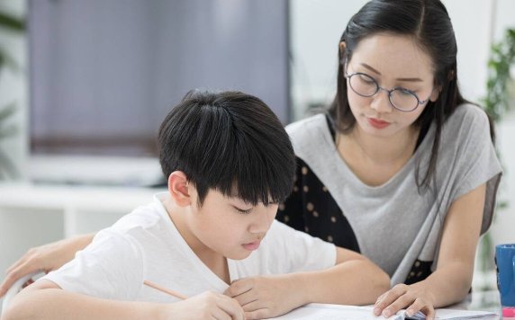 大学生家教一对一的收费标准