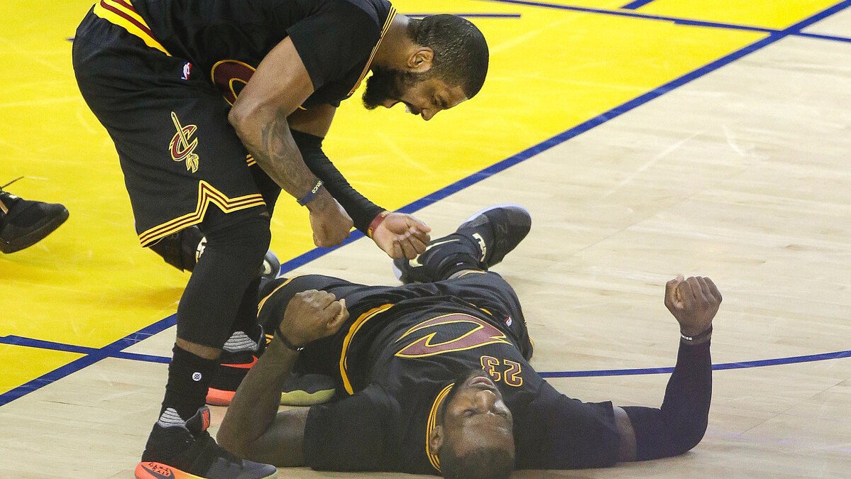 转身就走，为何詹姆斯拒绝和欧文握手？