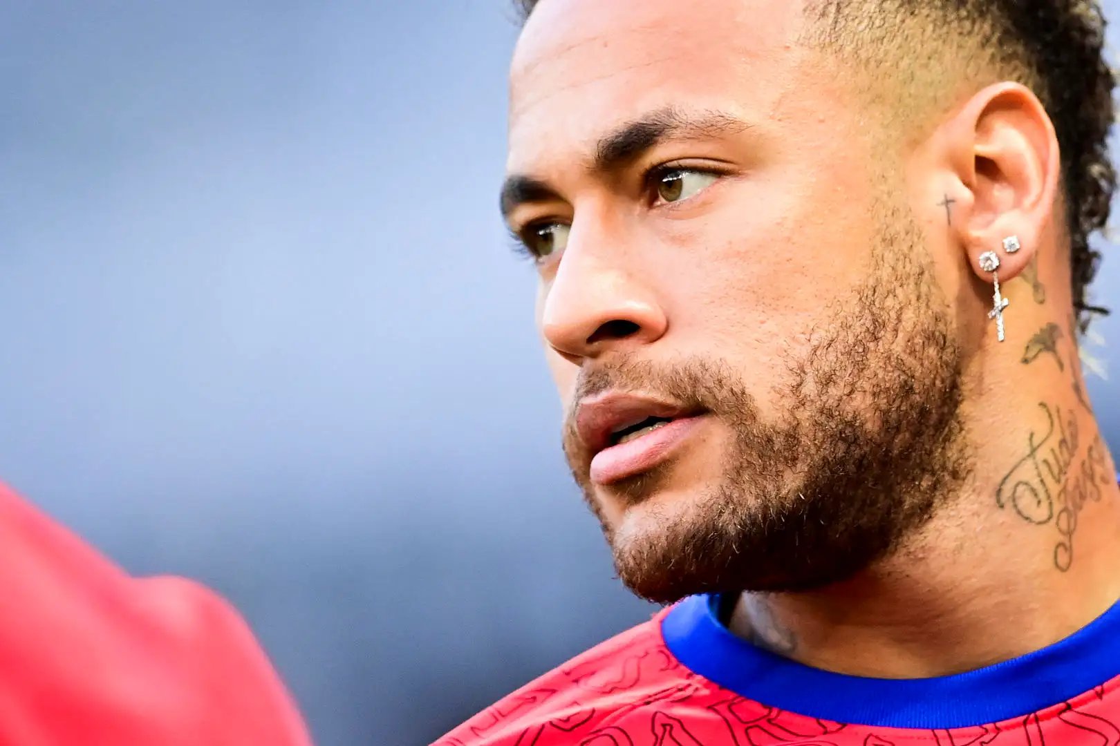 郎朗是内马尔的钢琴老师，如何看待他们的“跨界联动”？