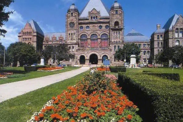 多伦多大学学费一年多少人民币