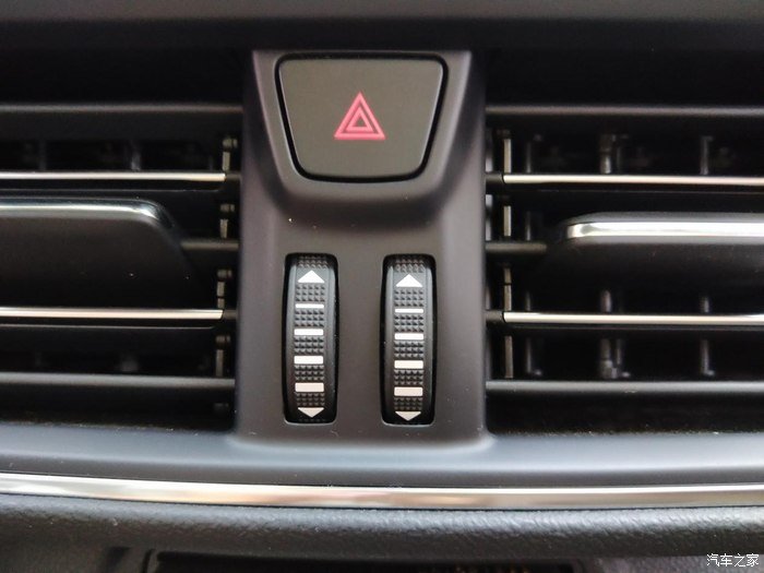 黑帅福克斯提车用车新感悟，即将荣升主婚车！